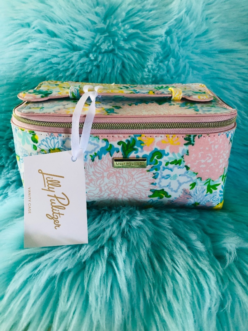 Just in NWT Lilly Pulitzer Cosmetic Bag in Lilly Garden